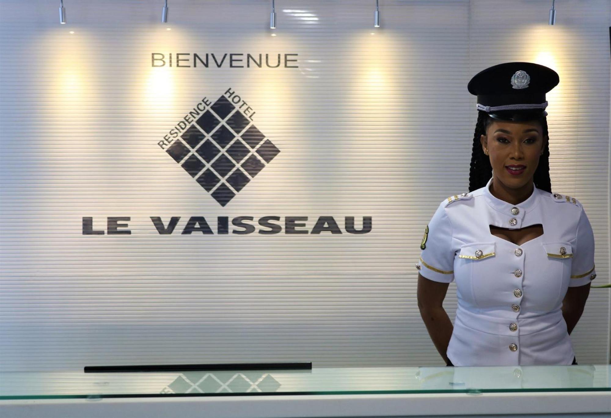 Hotel Le Vaisseau Abidjan Exterior photo