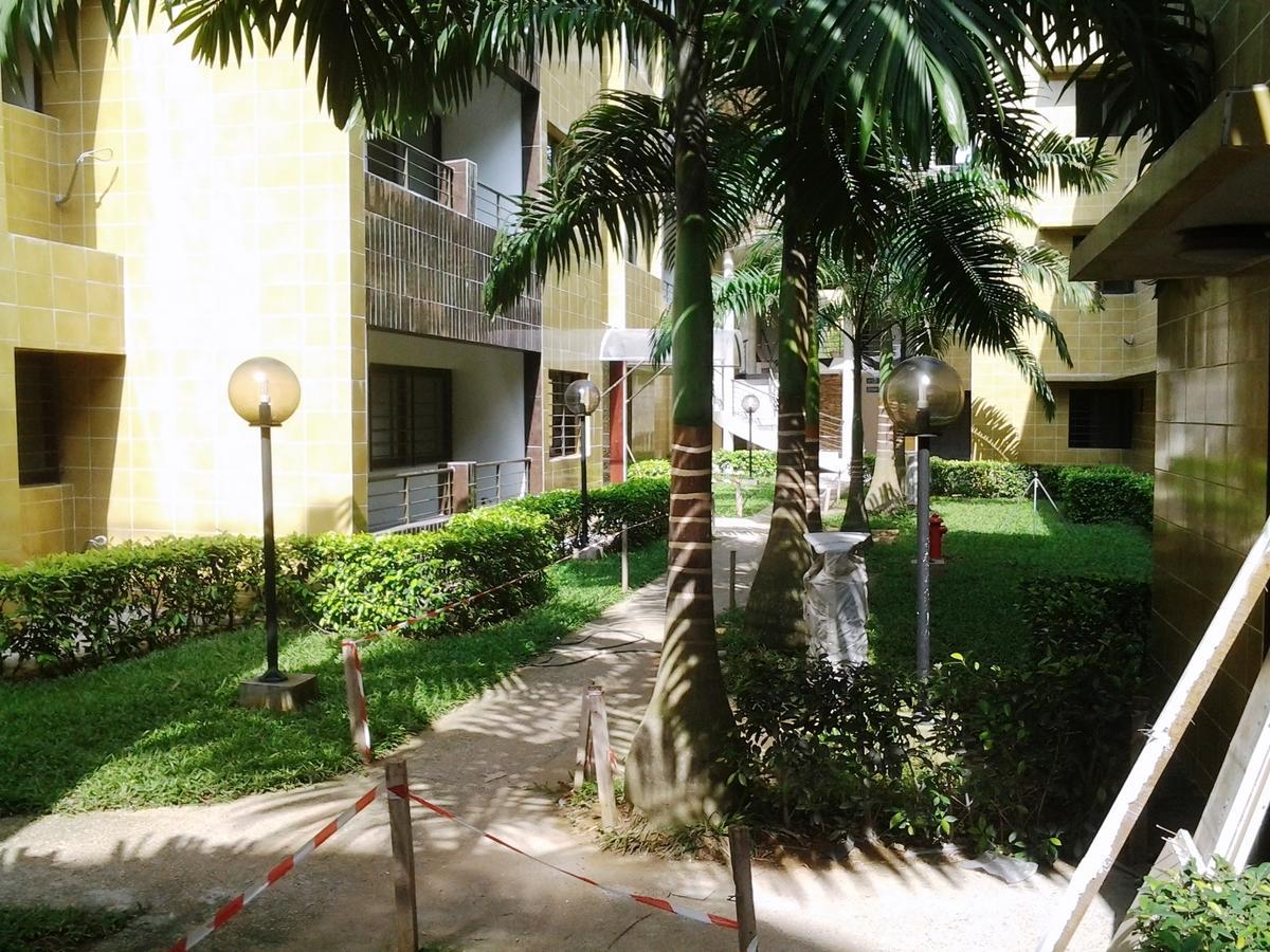 Hotel Le Vaisseau Abidjan Exterior photo