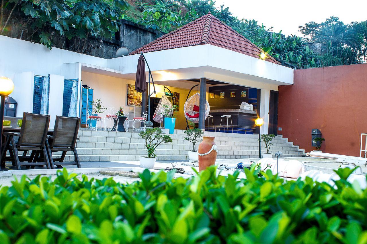 Hotel Le Vaisseau Abidjan Exterior photo