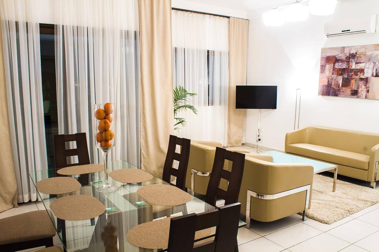Hotel Le Vaisseau Abidjan Exterior photo
